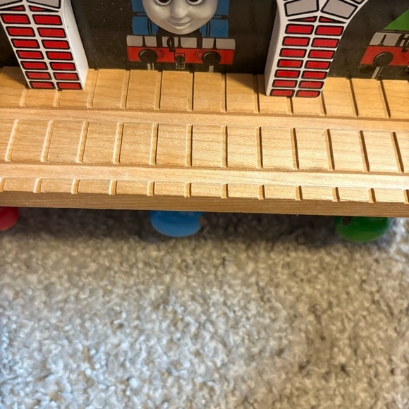 Thomas & Friends Wall Decor Towel Coat Hanger 3-Hook Train Display Shelf 2001 - Picture 5 of 6